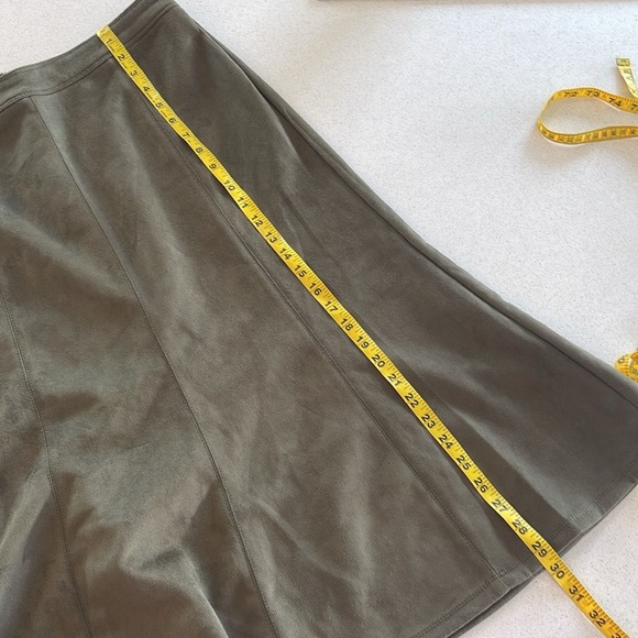Elie Tahari Flare Faux Leather Skirt - Olive Green - Size 12 - - Picture 9 of 13